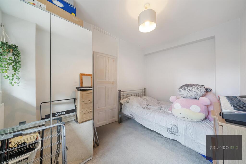 33 Morant House SW9 9AA-3.jpg