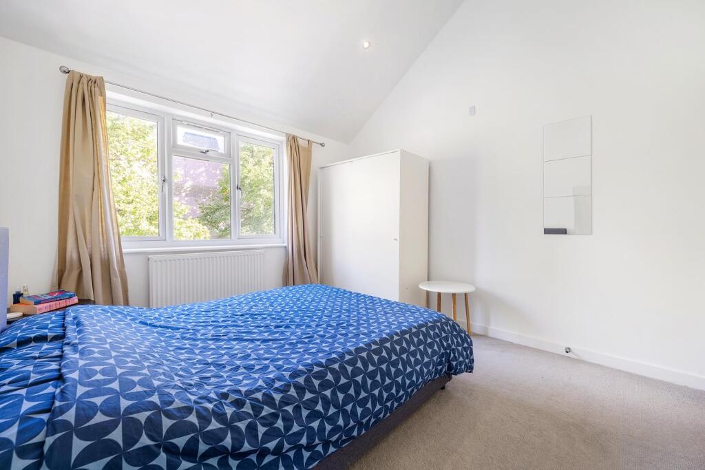 Principal bedroom (1)