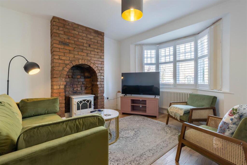 44 Raddlebarn Road 1