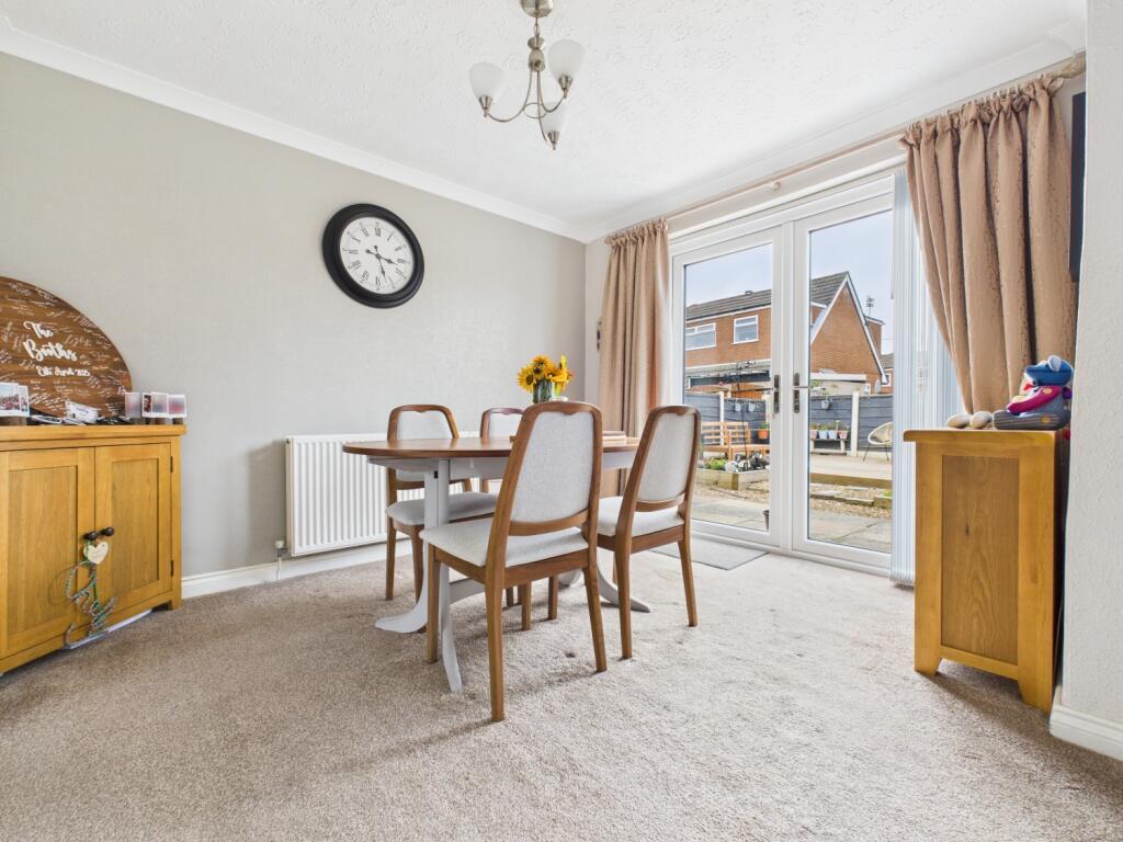 CAM03729G0-PR0149-STILL018