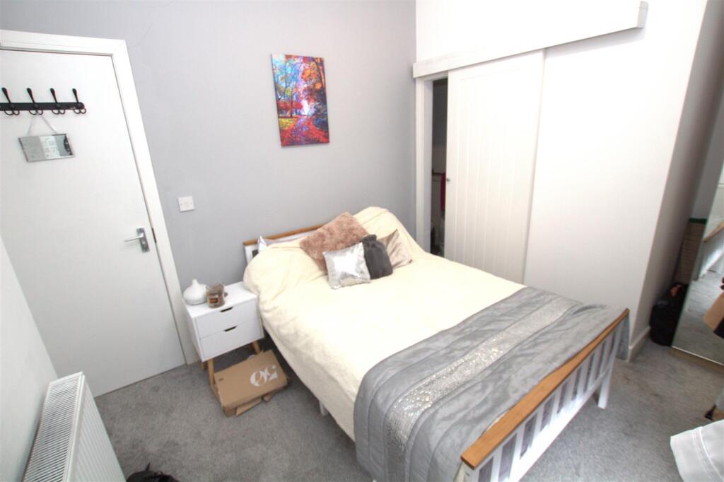 example room .jpg