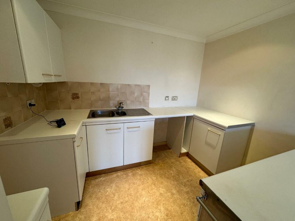kitchen...jpg