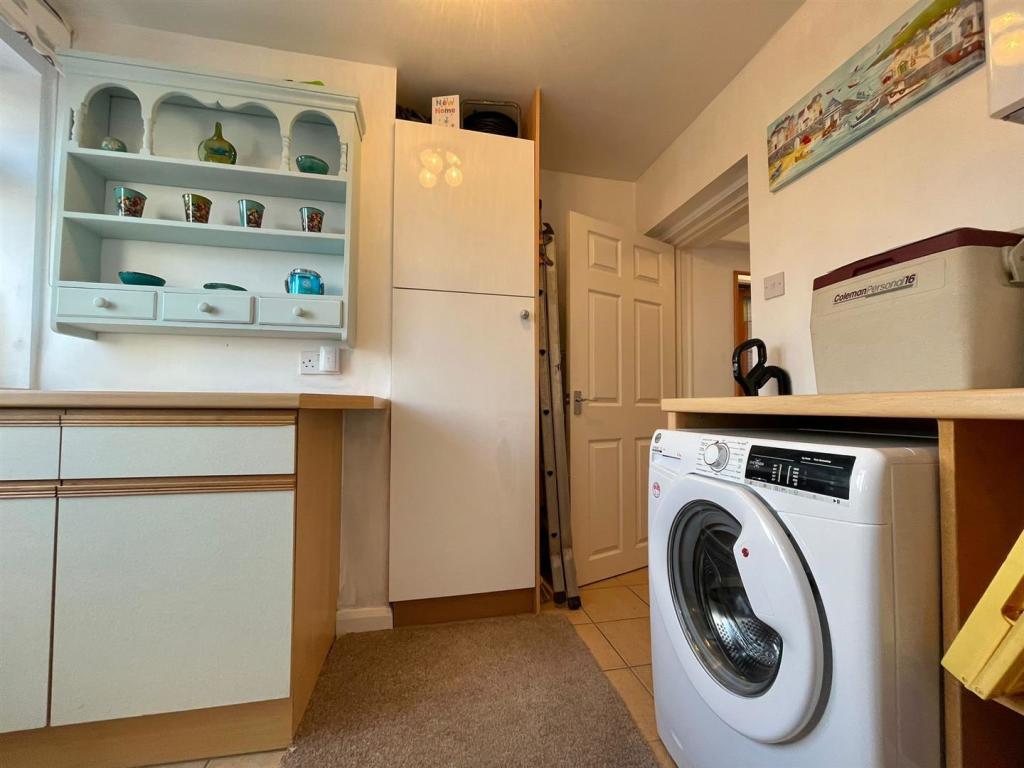 Utility Room / Rear Porch