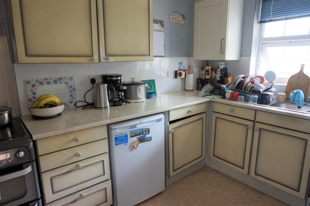 Kitchen.JPG