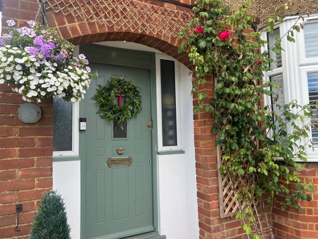 Oakleigh Drive - Front 3.jpg