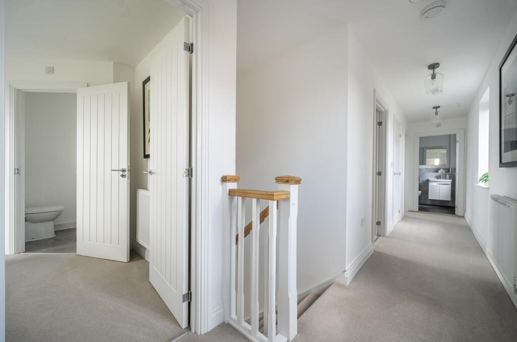 1348196-19-68bef4...