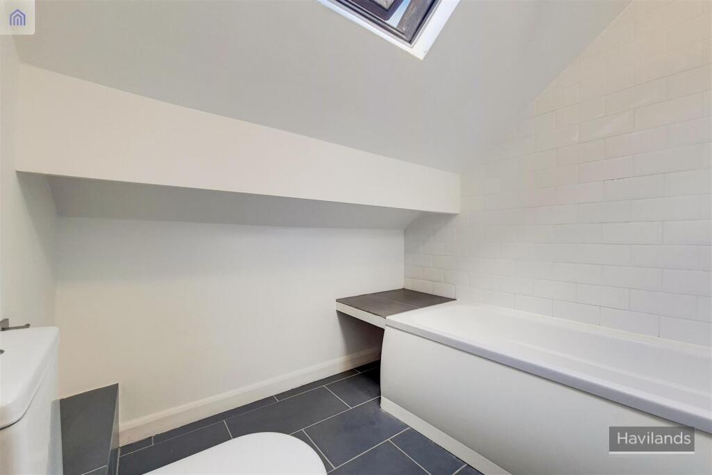 5_Bathroom-0.jpg