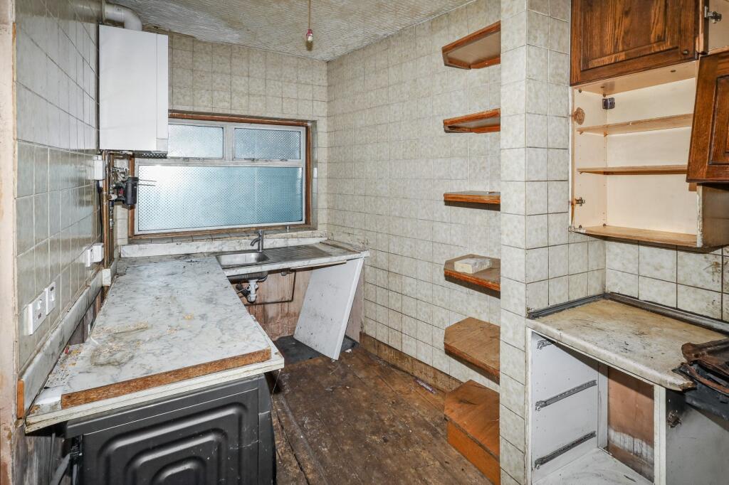 11 The Rise, Palmers Green, London N13 5LF