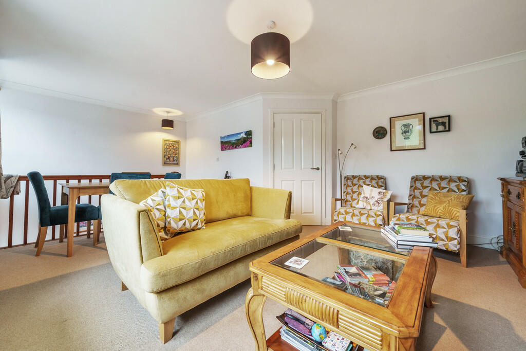 Living / Dining R...