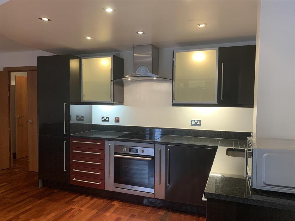 Kitchen.JPG