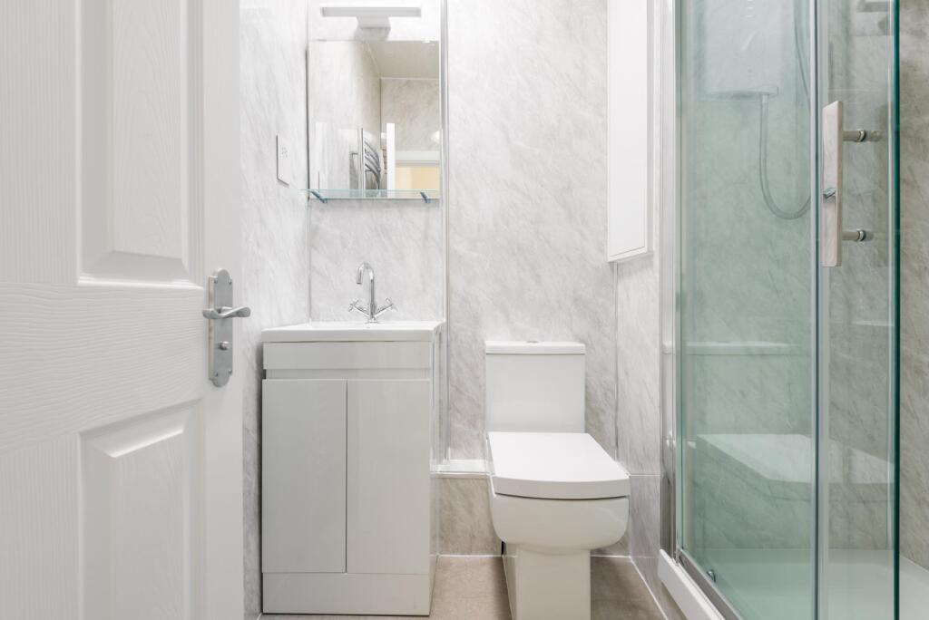 Shower room.jpg