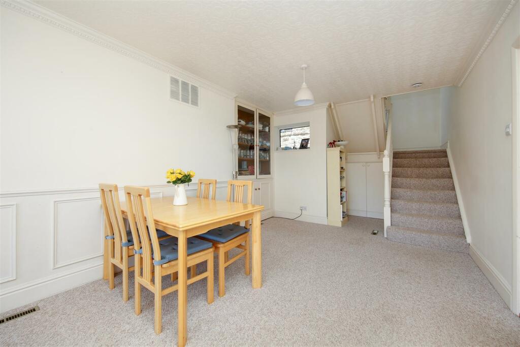 8 Dining Room.jpg