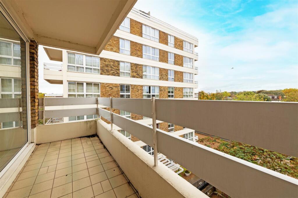 52 March Ct Balc.jpg