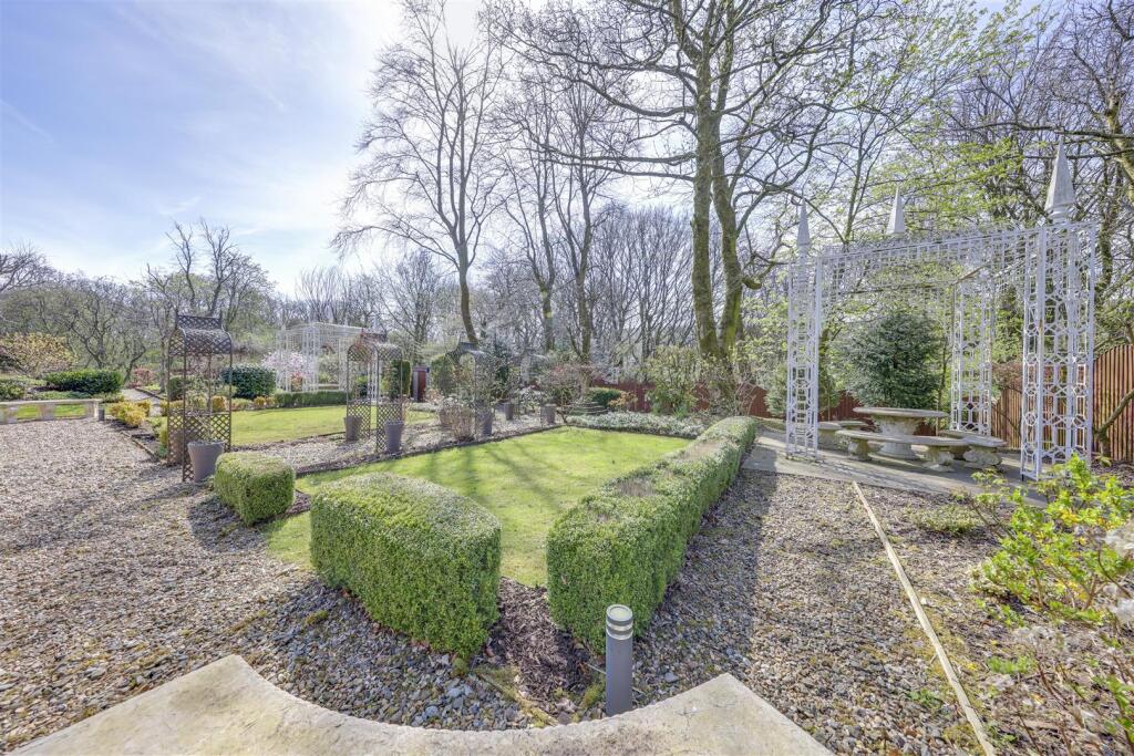 Communal Gardens Alt