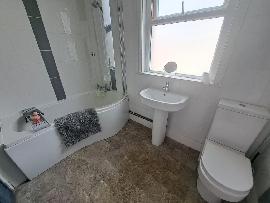 BATHROOM / WC