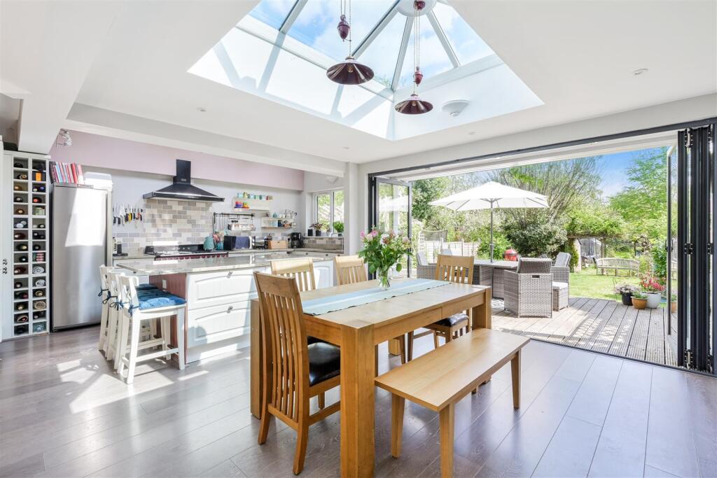 LOWER HILL ROAD (21).jpg