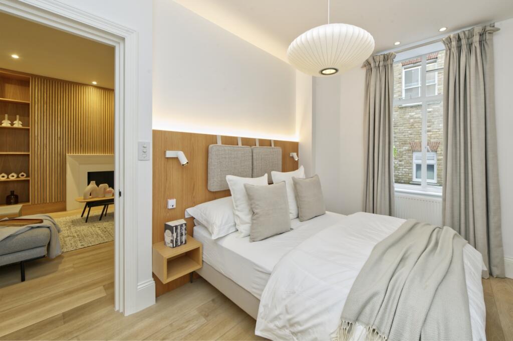 1@27 lennox garde...