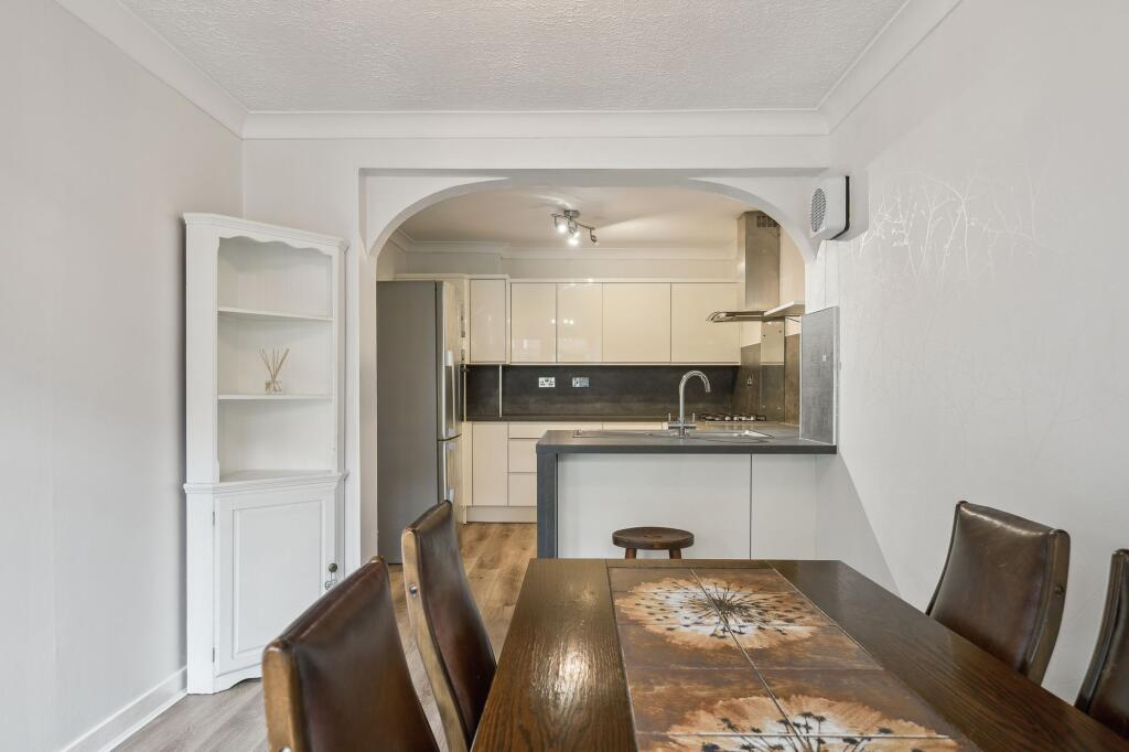 Kitchen / Dining Area