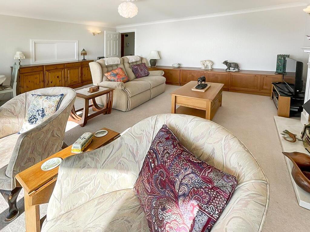 Living area.jpg