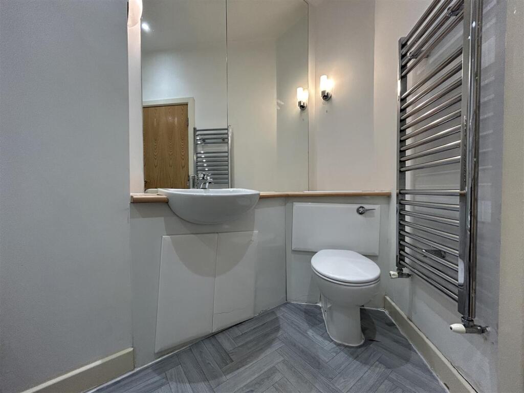Bathroom (2).jpeg