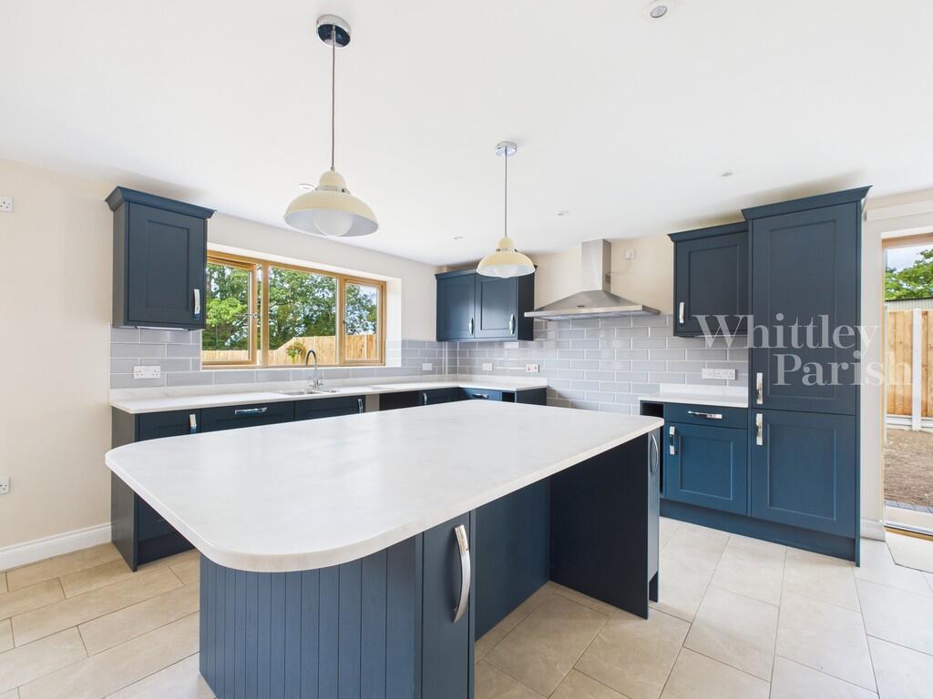 CAM04332G0-PR0484...