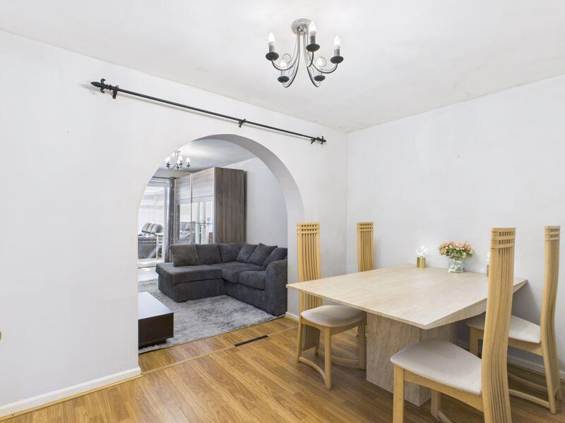 Bedroom 2/Dining Room