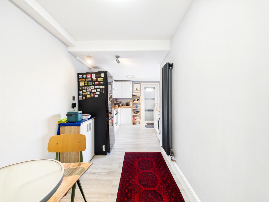 CAM05192G0-PR0185-STILL014