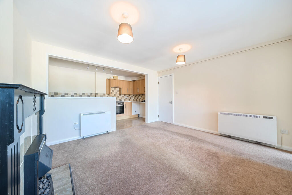 Living/Dining Roo...