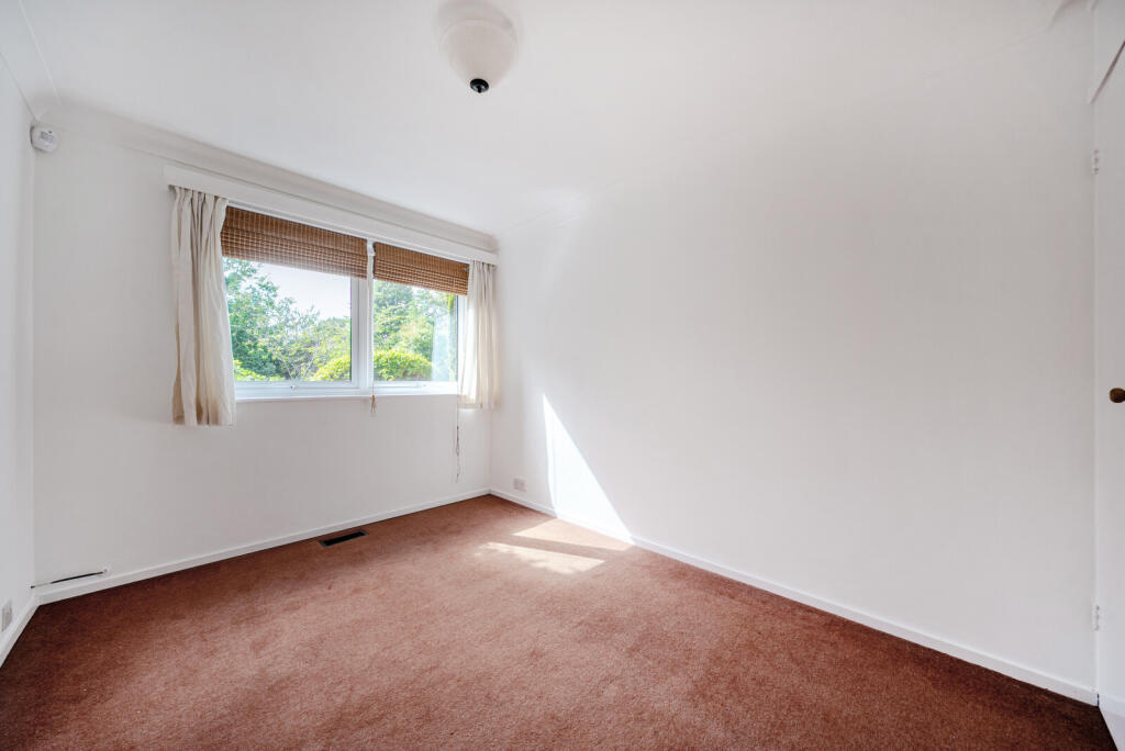 1328570-8-687e5b9...