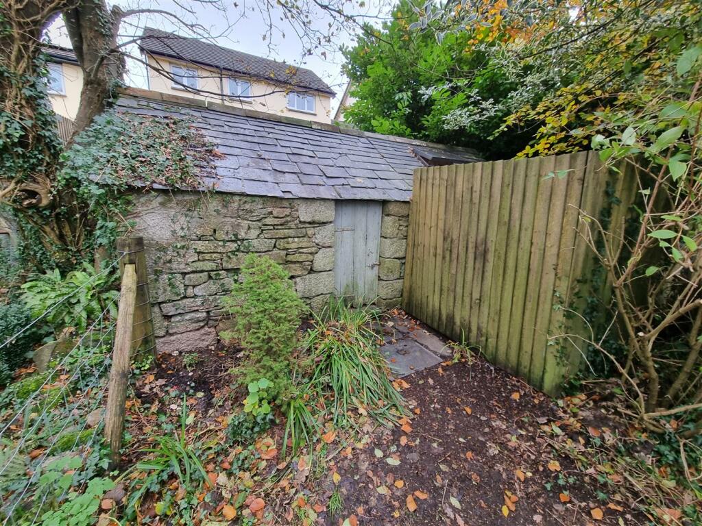 Stone shed.jpg
