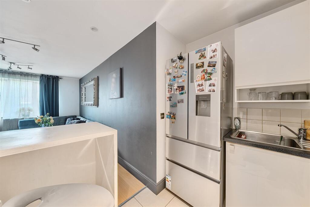 1296150-21-68261c86e3fe2-ARW .jpg