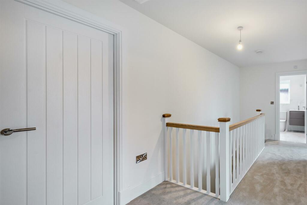 8627453-interior26v2-800.jpg