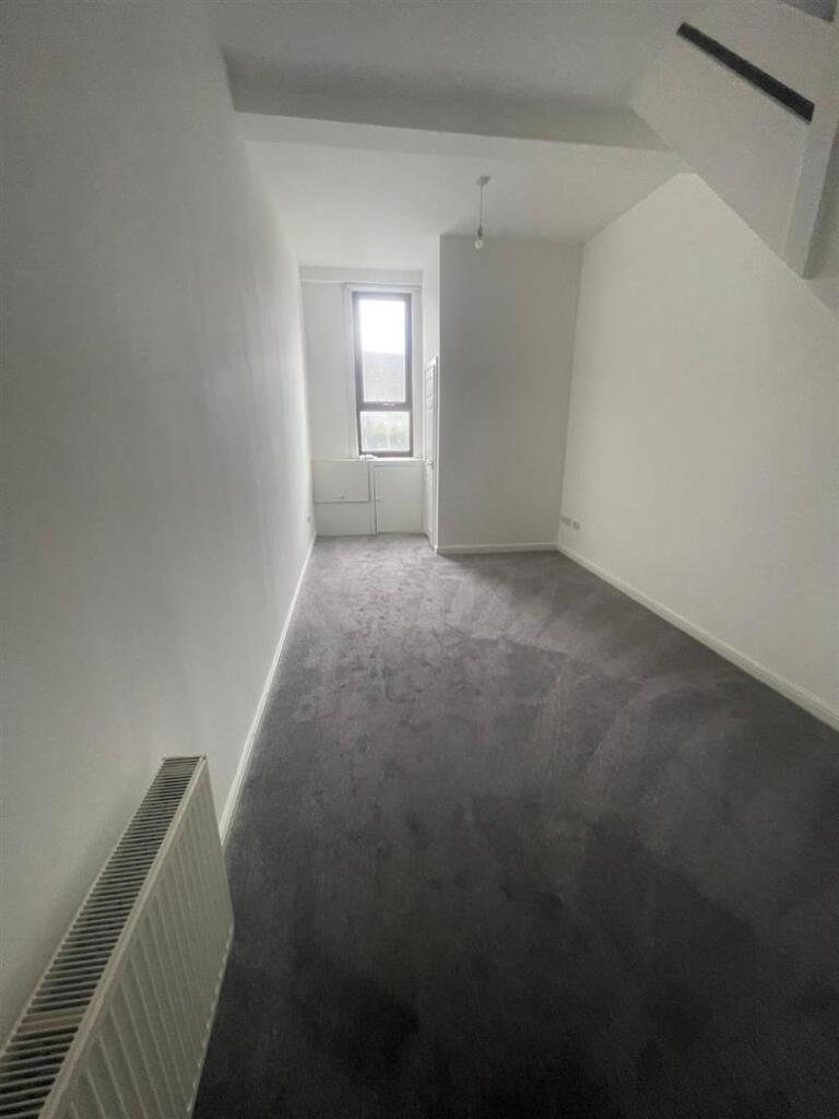 4a MoorparkRoad Lounge 2.jpg