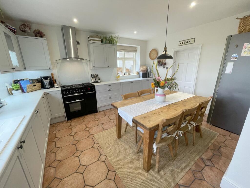 Kitchen/Dining Room