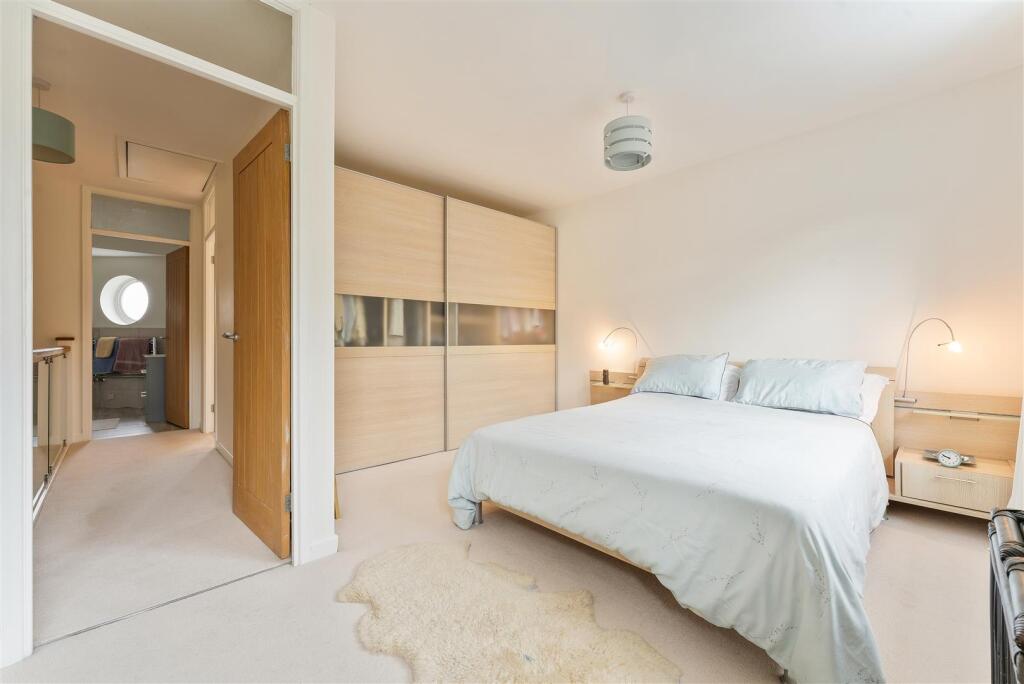 1 Milburn Close-3.jpg