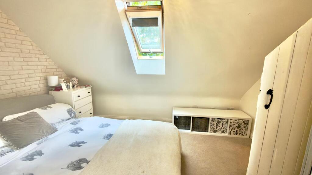 WhatsApp Image 2025-10-15 at 15.30.55 (4).jpeg