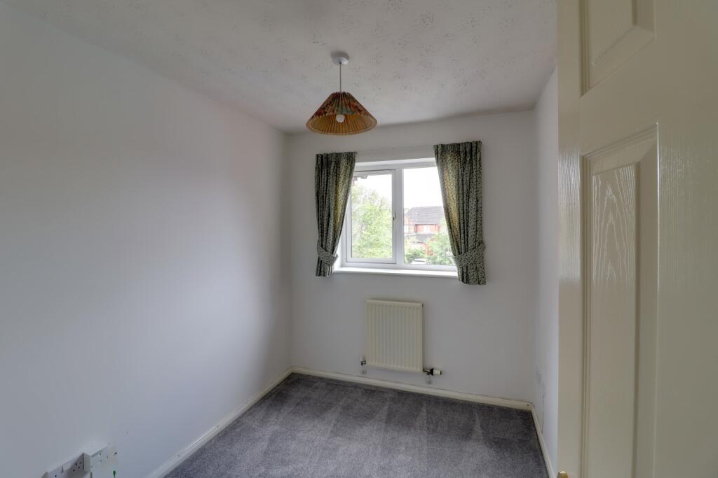 Front single bedroom