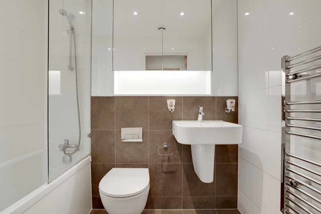 10_Bathroom_5