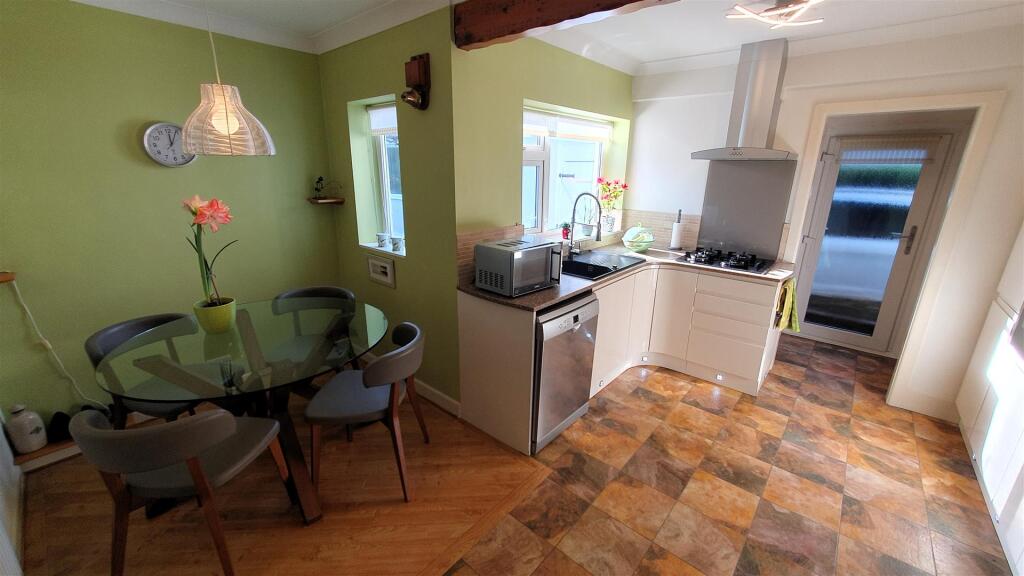 4. Breakfast kitchen.jpg