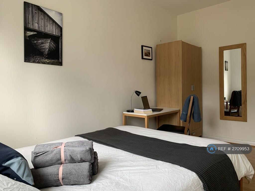 Double Bed 3