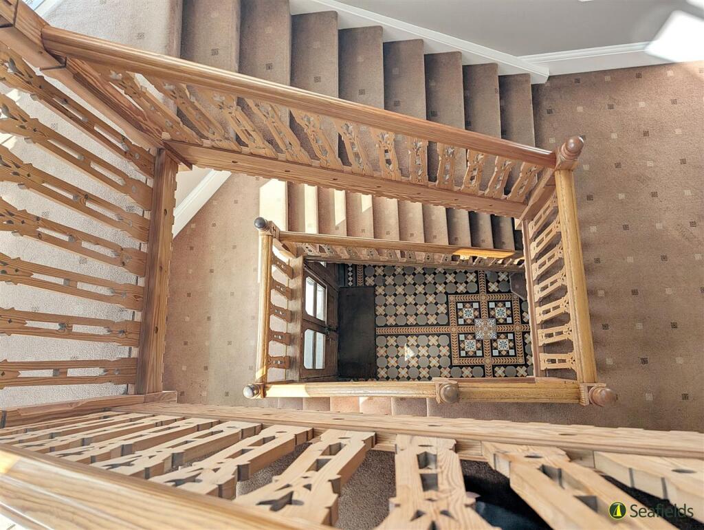 Communal stairs &amp; halls
