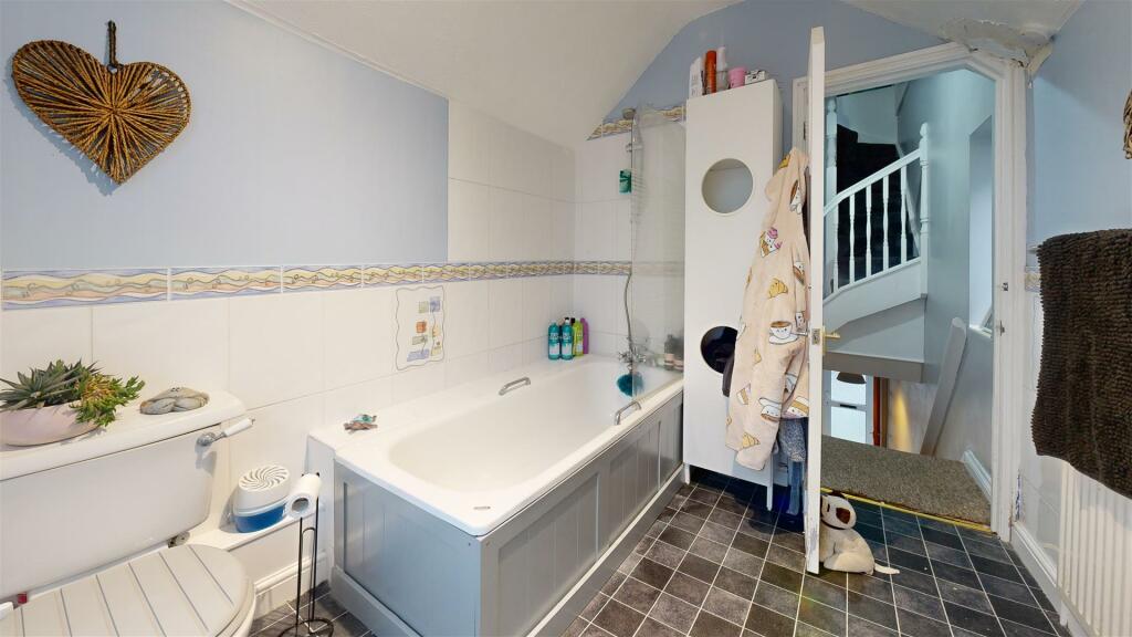 30-Gallwey-Road-Bathroom.jpg