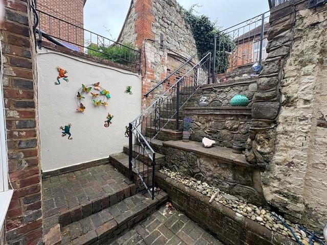 Lower courtyard new.jpg