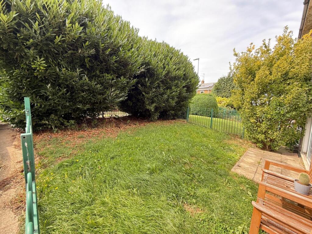 17 Nidd Drive Garden Front