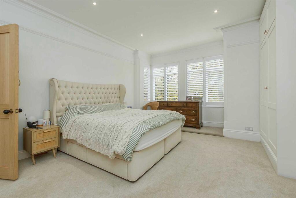 30 Regent Place, Rugby (12).jpg