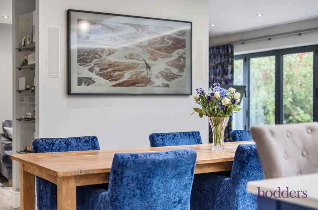 4b26aa22-dae7-473...