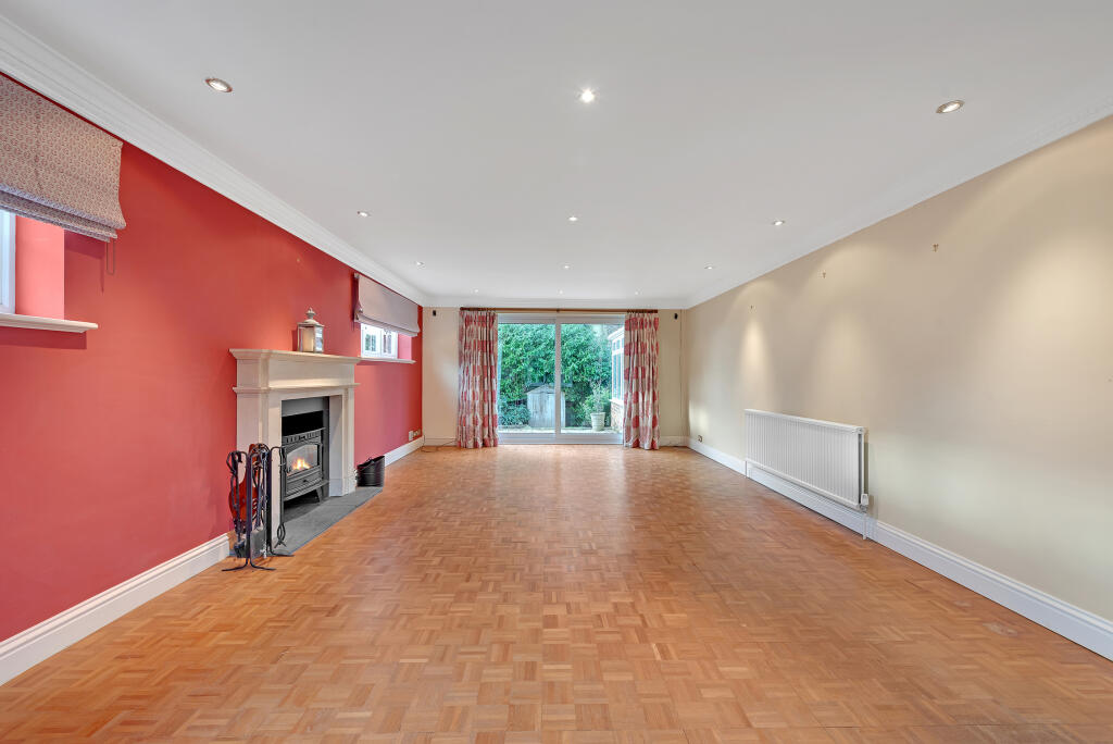 Lounge - Facing West