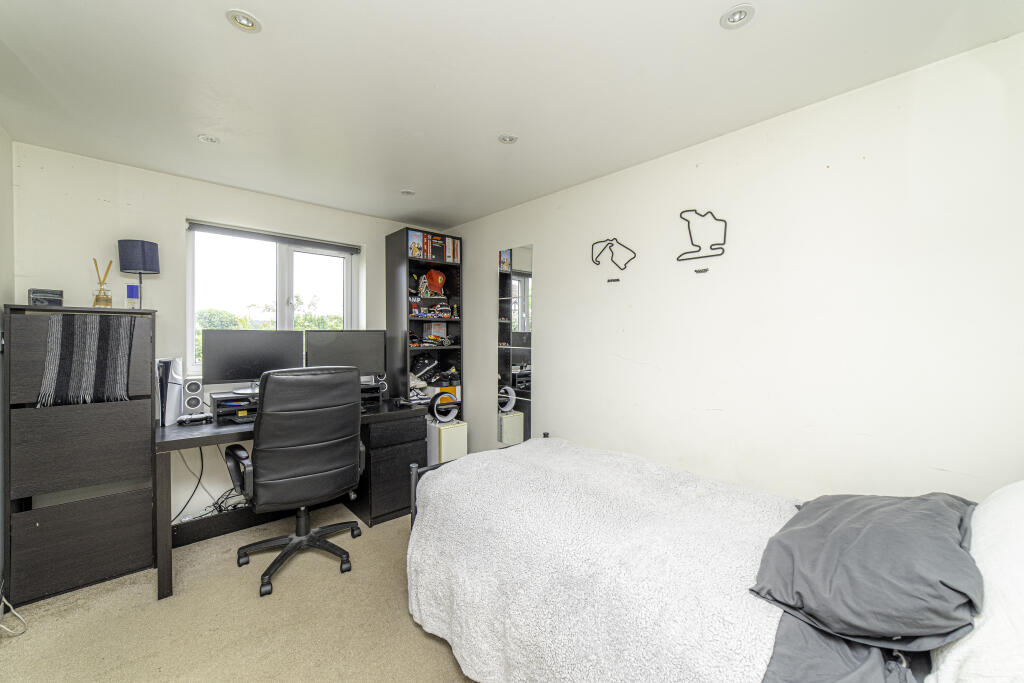 general 2 Bramley Av