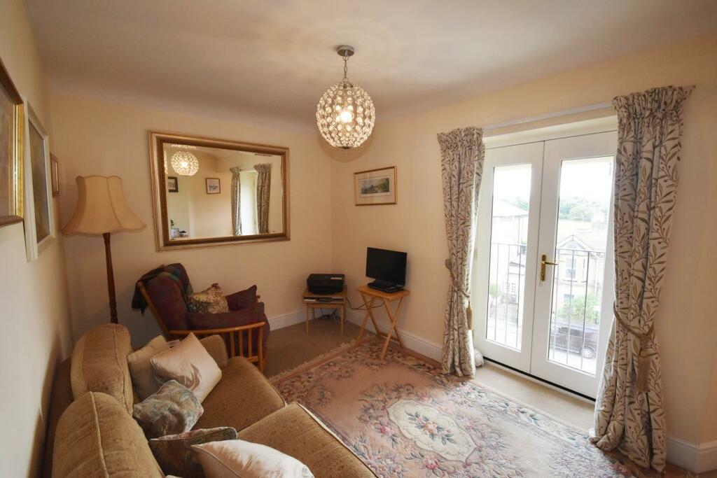 SITTING ROOM.JPG