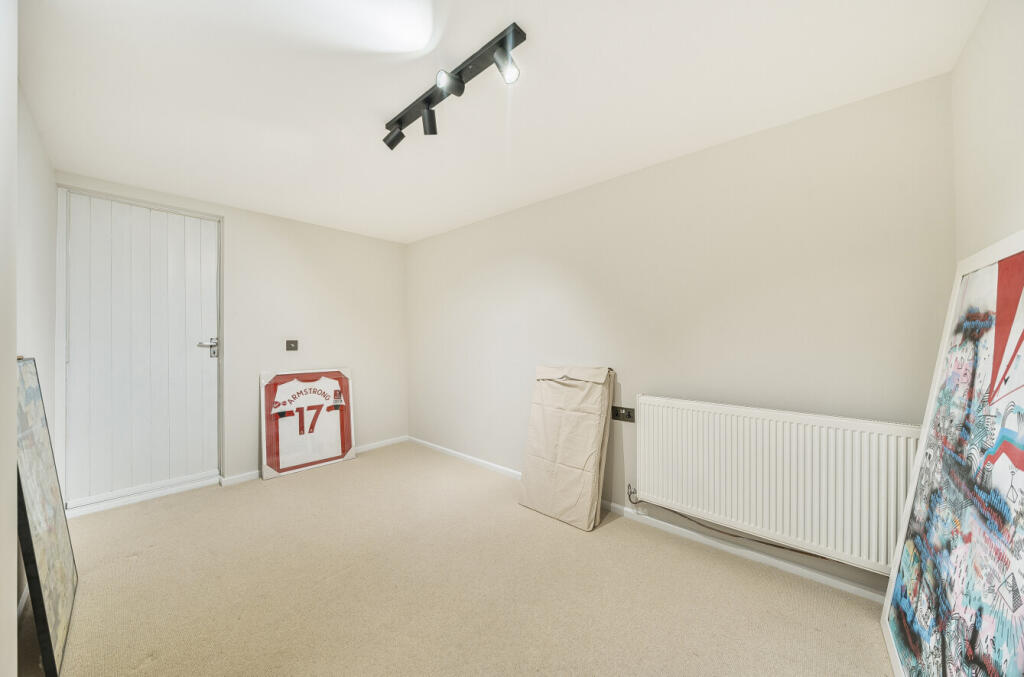 1318371-8-6863cd9...